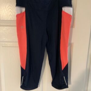 Athleta short capris yoga pants